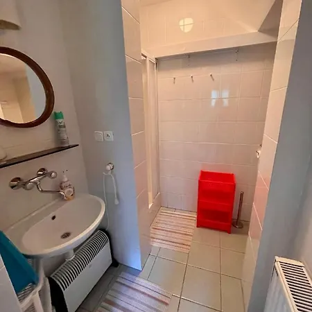 Z Balia Nad Wodospadem W Glebi Lasu بيت للعطل *