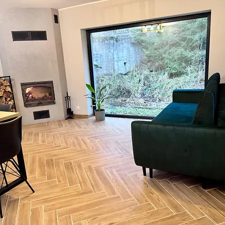 Z Balia Nad Wodospadem W Glebi Lasu بيت للعطل *